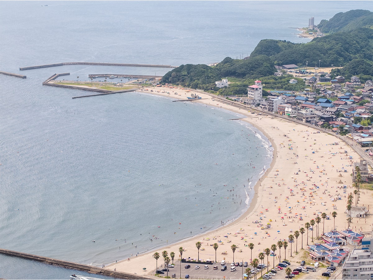 Bãi tắm biển tại Minamichita