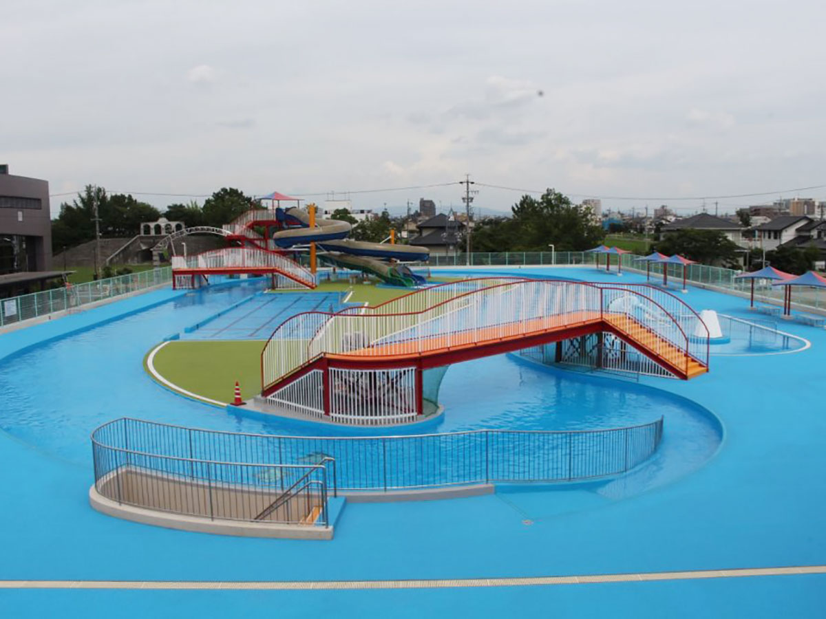 北名古屋市巨型泳池