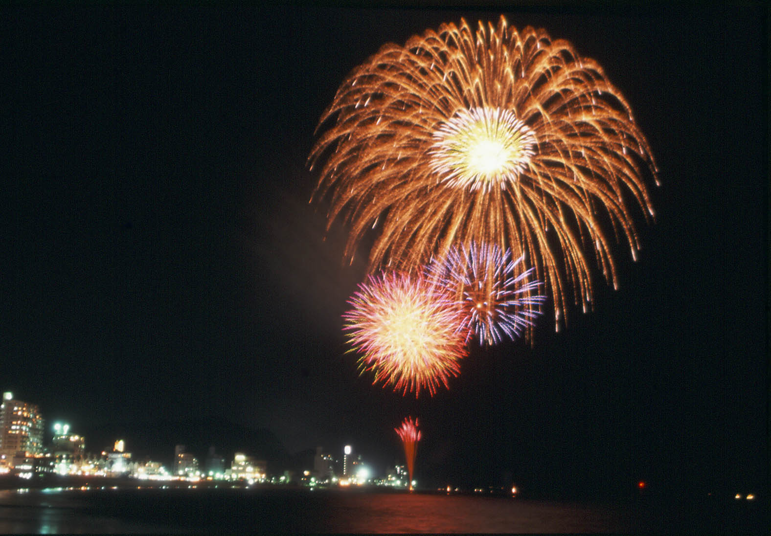 Utsumi Meitere Fireworks Festival