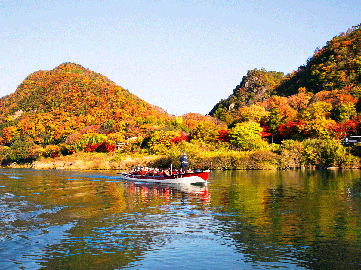 桃太郎紅葉船