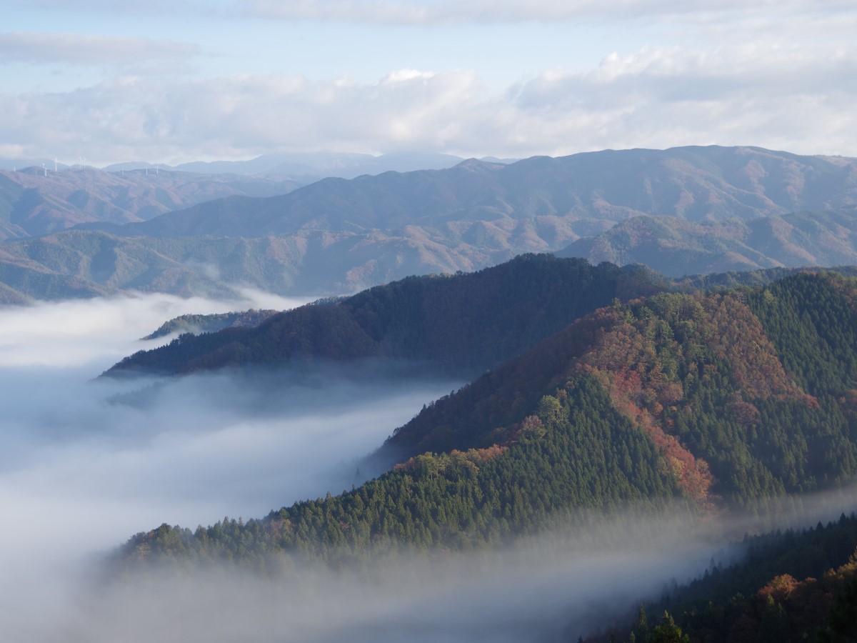 Sea of Clouds at Mt. Oshi (Oshiyama Unkai)