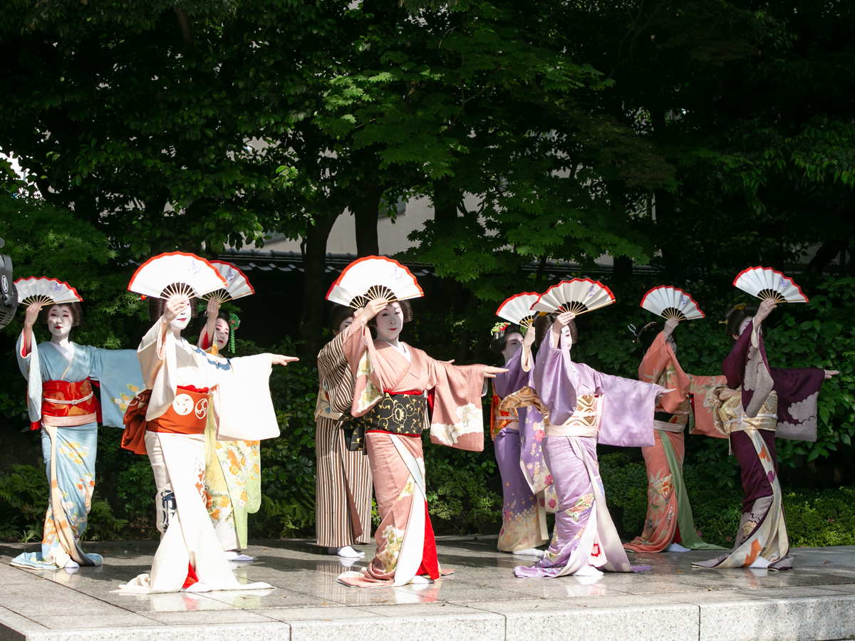 61st Kawabun-za "Geiko & Maiko of Nagoya - Meigiren Performance"