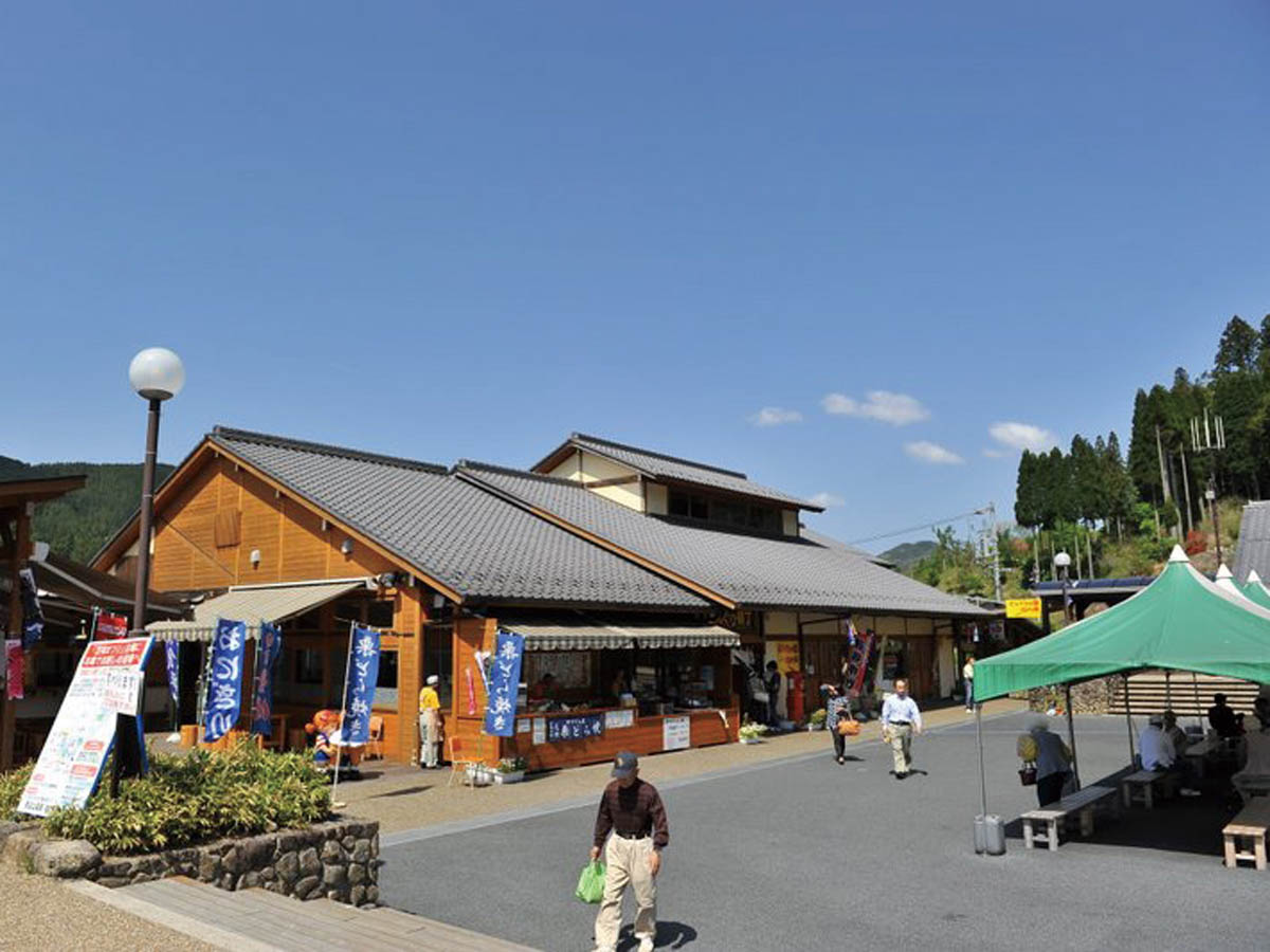 Roadside Station "Michi-no-Eki" Donguri-no-Sato Inabu