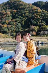 Momotaro Autumn Leaves Boat Tour