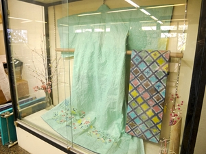 Obara Paper Art Museum (Washi-no-Furusato) Kimono made of washi