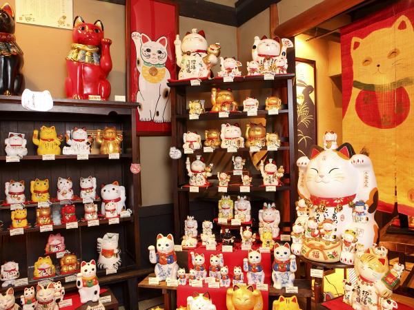 Maneki-neko Museum