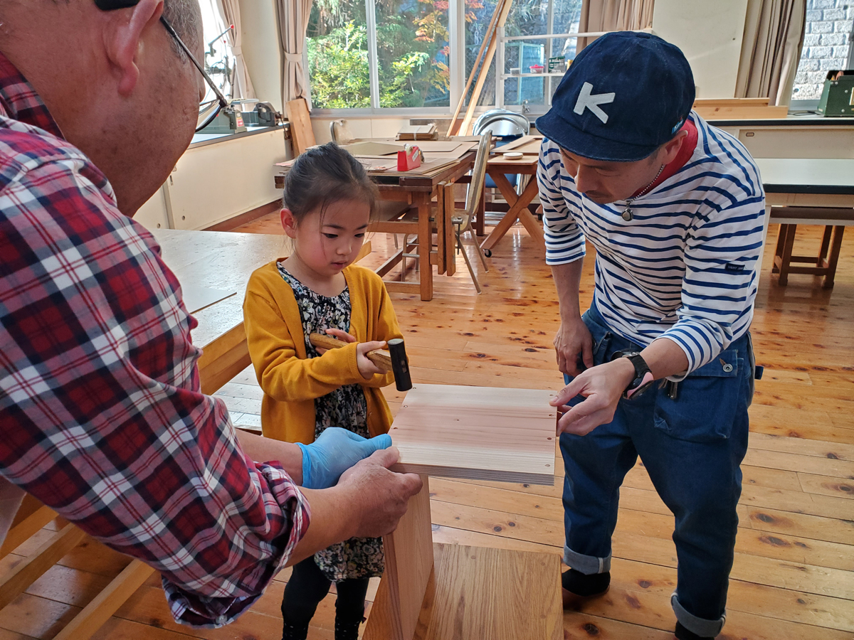 打楽器カホンを作ってランチを食べる月イチイベント